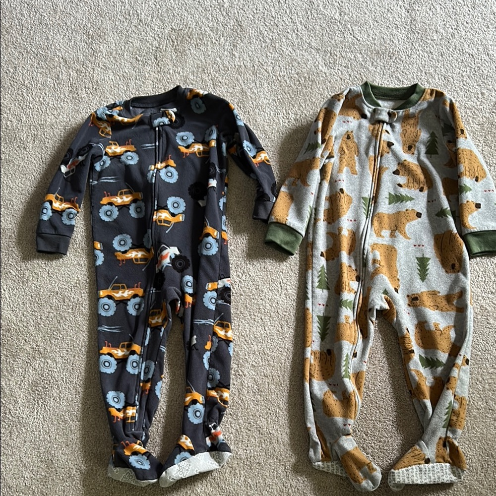 Carters One Piece PJs- Bear & Truck Print - Size 2T and NWT - Minnie Bibs 2 pack - Picture 1 of 9
